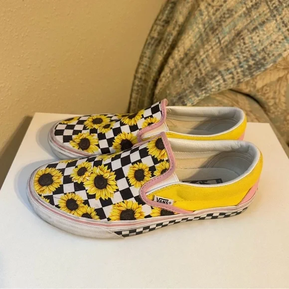 VANS Sunflower Checkerboard Pink Yellow Slip On Sneaker Shoes Women’s 9.5 Men 8 - Picture 2 of 6